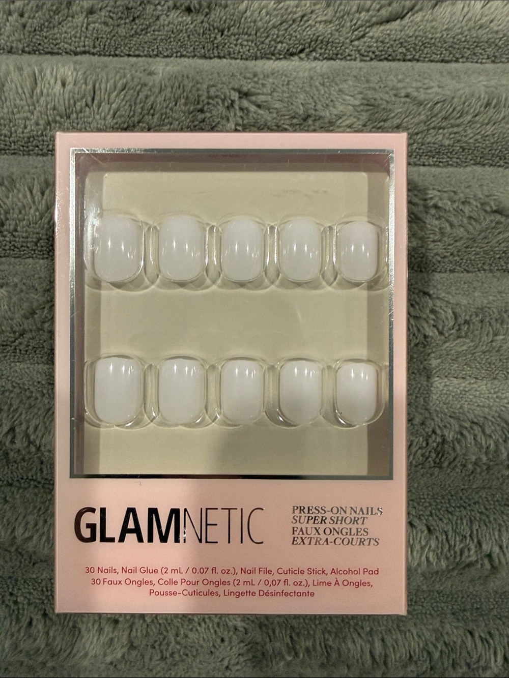 GLAMnetic Press-On Nails in Cool Whip — Super Short Set